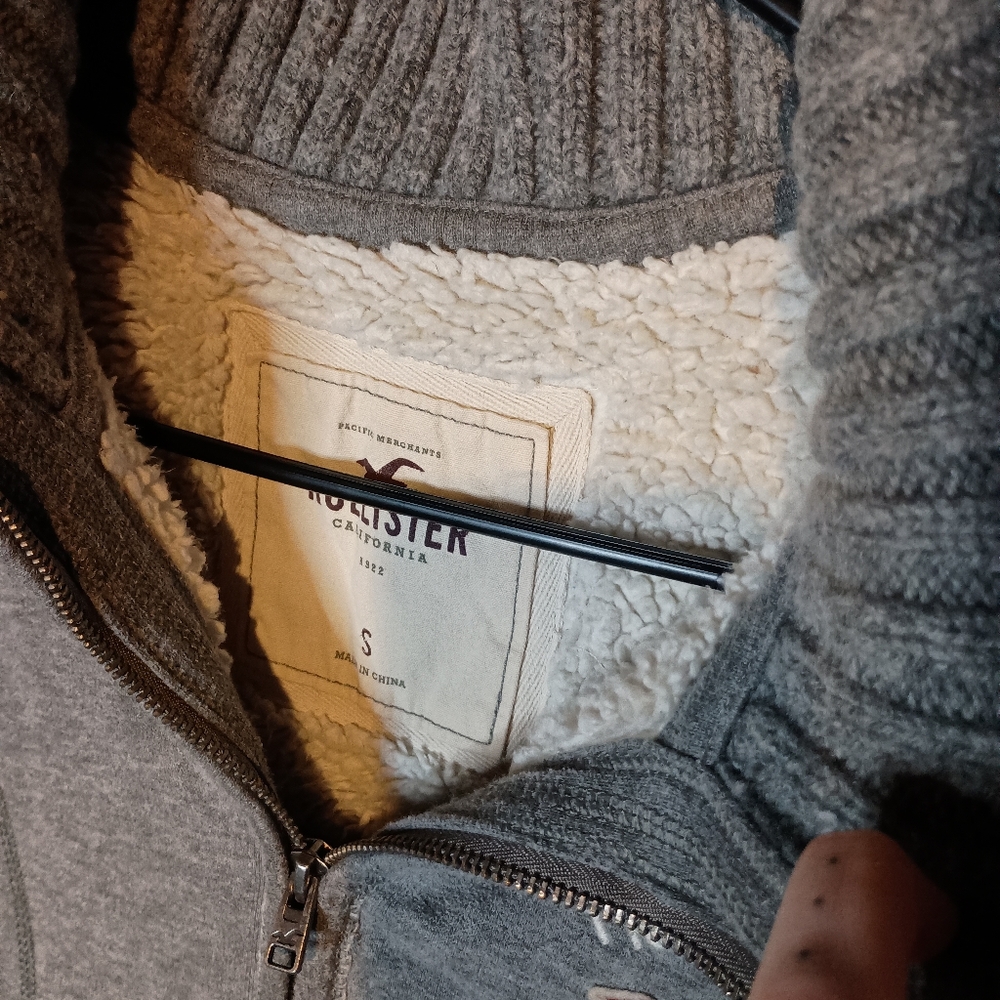 Hollister Fleece Zip Up Sweater Jacket - Picture 4 of 6